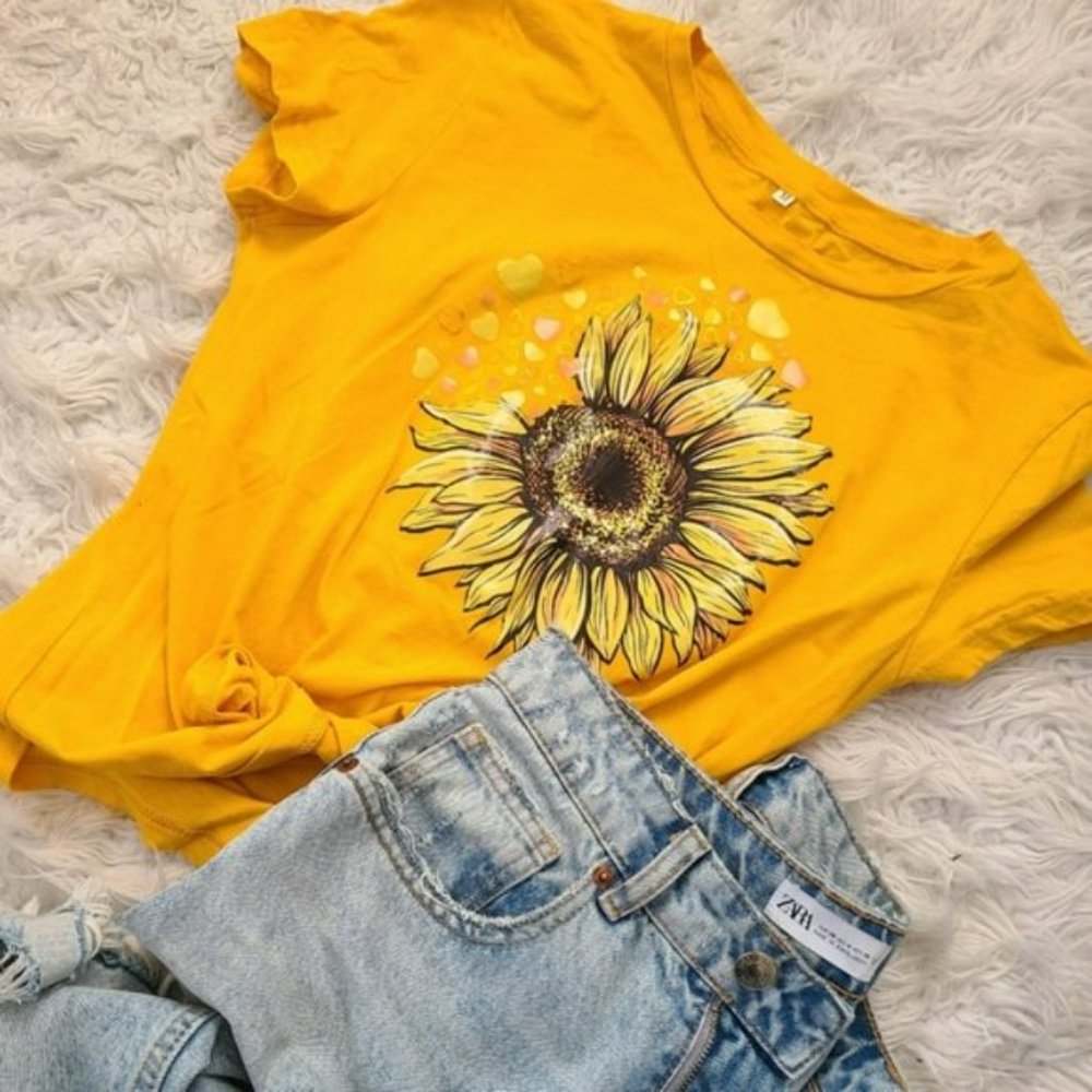 Sunflower print round neck tee